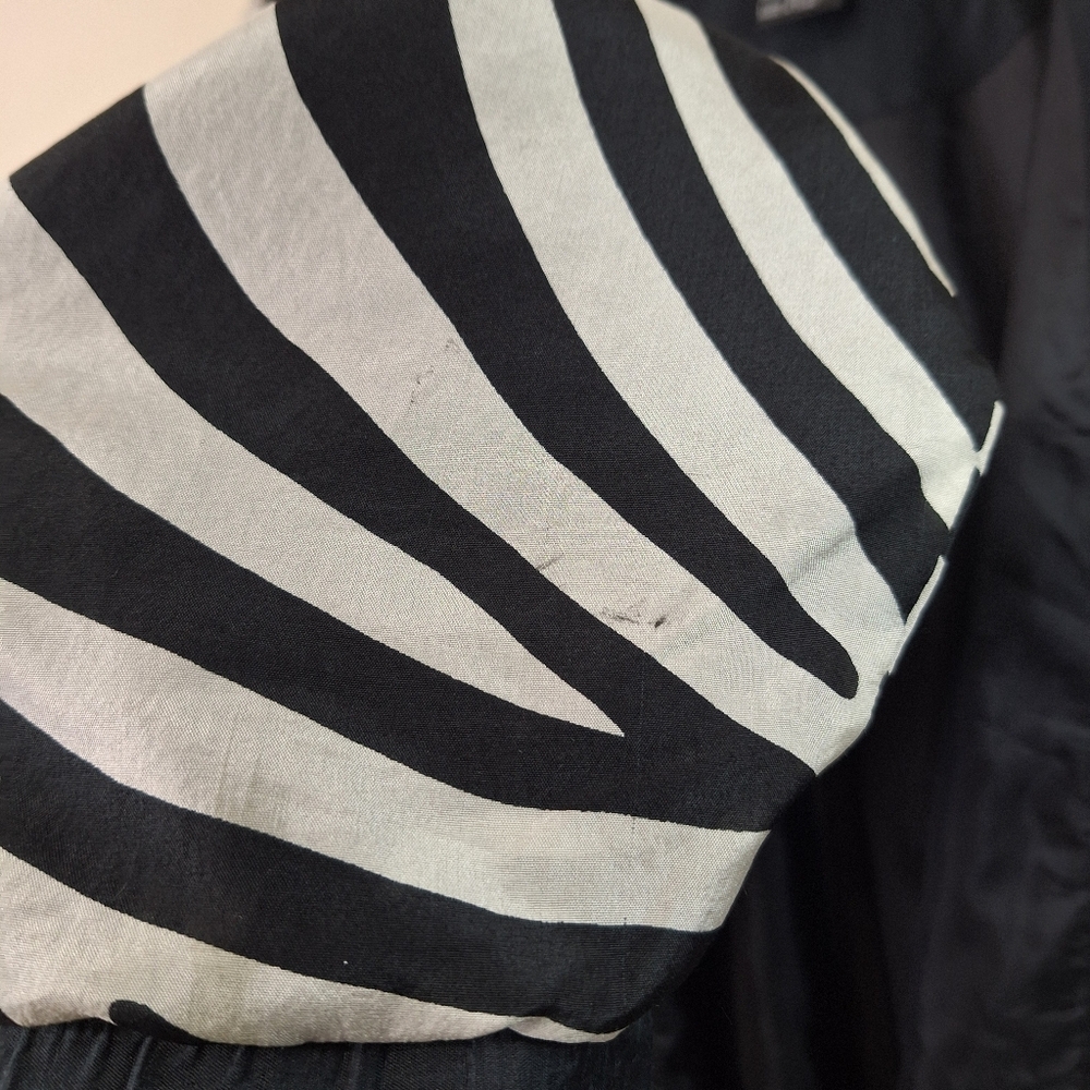 Vintage ​Anney California Black White Zebra Print Silk Bomber Jacket 1X - Picture 5 of 8